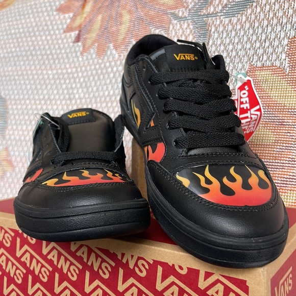 Vans WMNS Lowland Cc
(Lenticular)BIkprsmmnorng
VN0ATZY9QP
Sneakers G - Picture 7 of 16